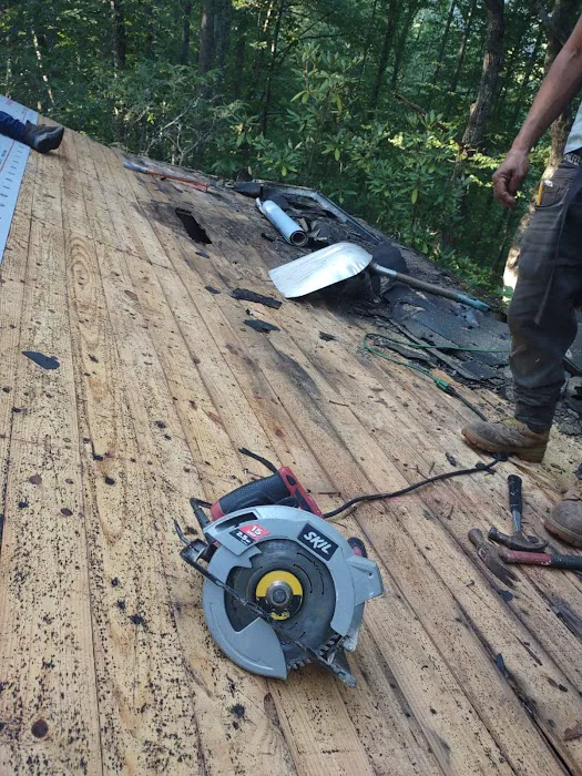 Jaime's Roofing Picture 4