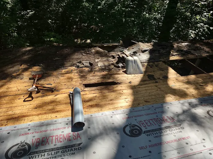 Jaime's Roofing Picture 8