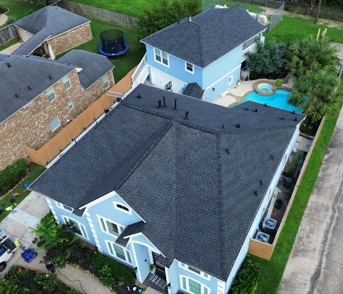 Strawhat Roofing & Construction, LLC Picture 3