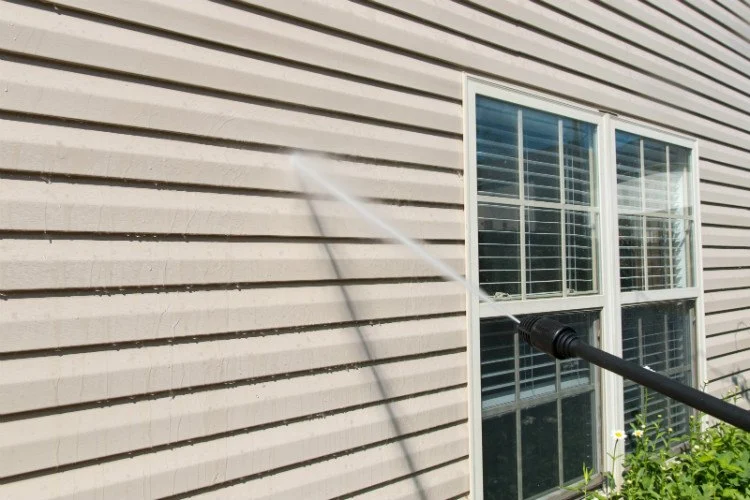 How to Maintain Your Siding Year Round | Expert Tips for Homeowners
