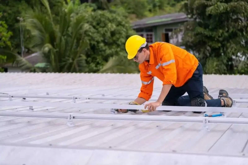 Top Questions to Ask a Roofing Contractor Before Hiring to Ensure Quality Work