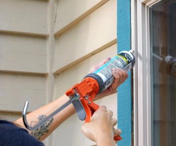 Siding and Window Trim: Caulking & Flashing Best Practices