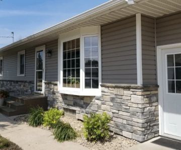 The Pros and Cons of Vinyl Siding for Homeowners