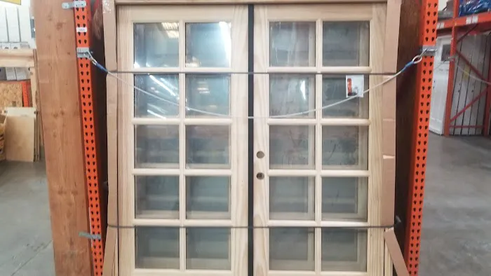 CONTRACTORS' WAREHOUSE Picture 6