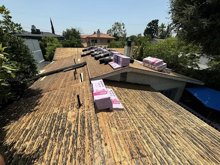Munoz Roof and Roof Removal Picture 4