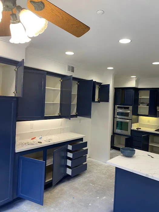 Pablo paints Picture 7