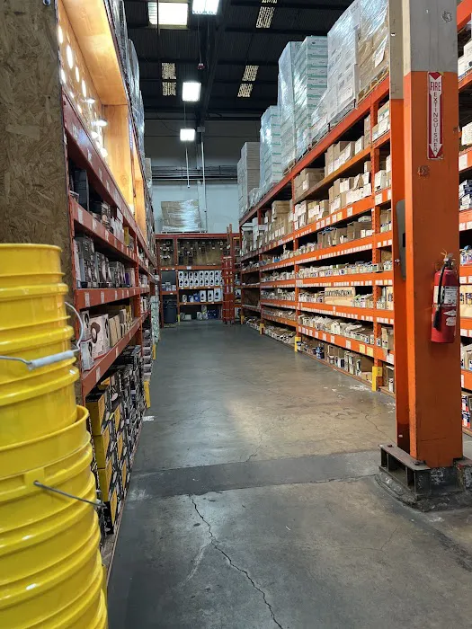 CONTRACTORS' WAREHOUSE Picture 7