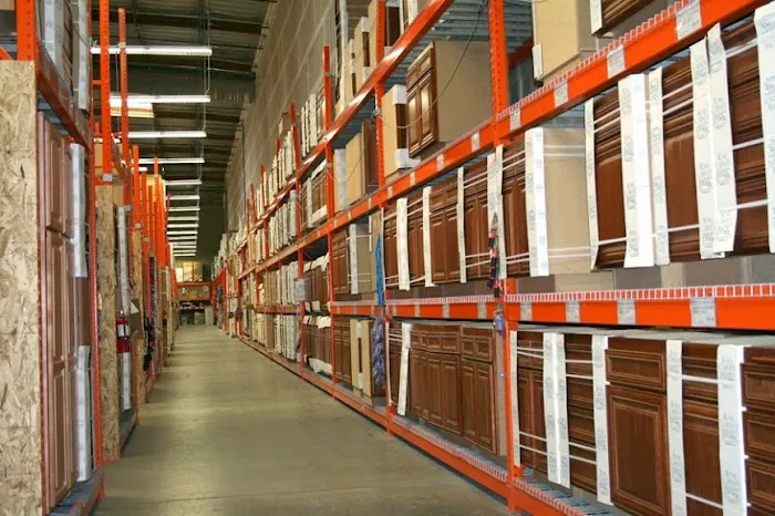 CONTRACTORS' WAREHOUSE Picture 2