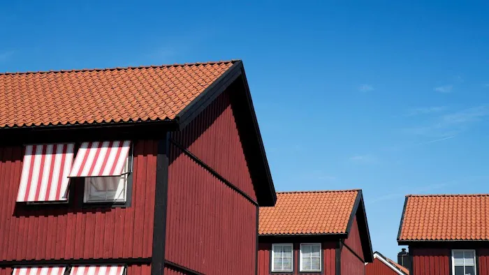 Soffit Shelter Roofing Contractor Picture 4