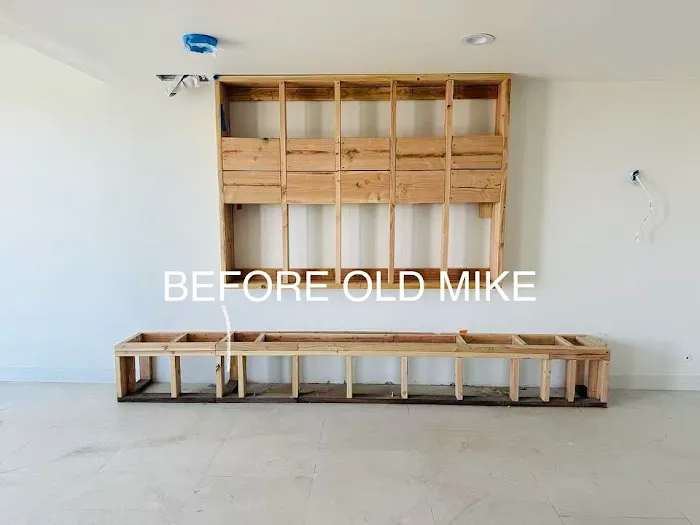 Old Mike Decor Picture 9