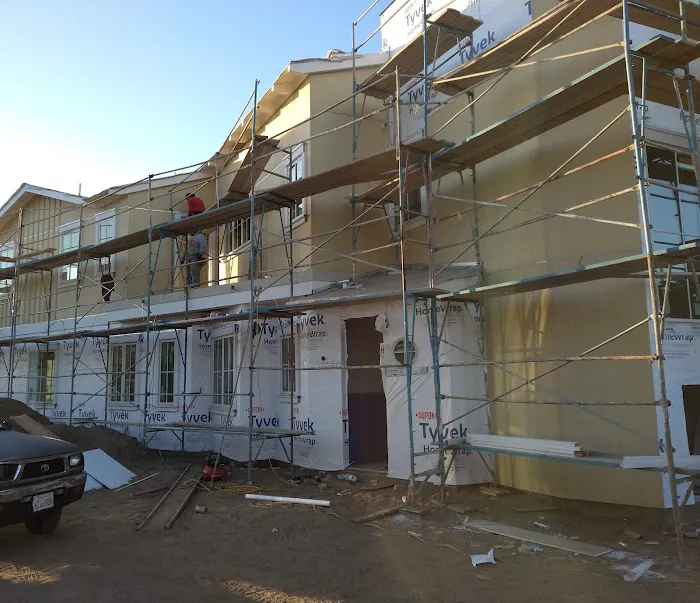 Recinos Siding & Decking Picture 1