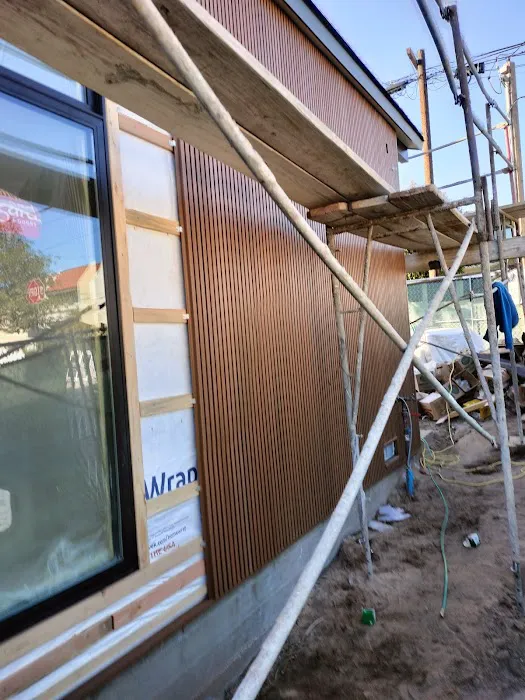 Recinos Siding & Decking Picture 2