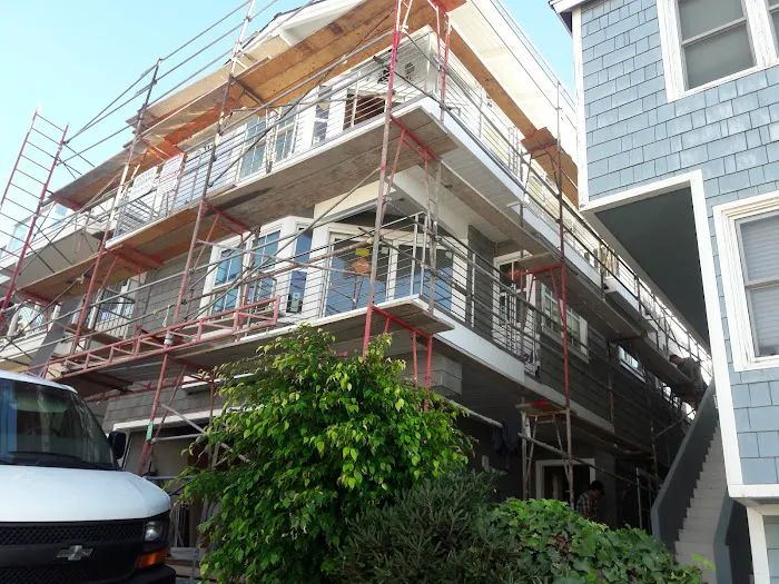 Recinos Siding & Decking Picture 5