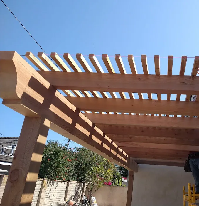 Recinos Siding & Decking Picture 9