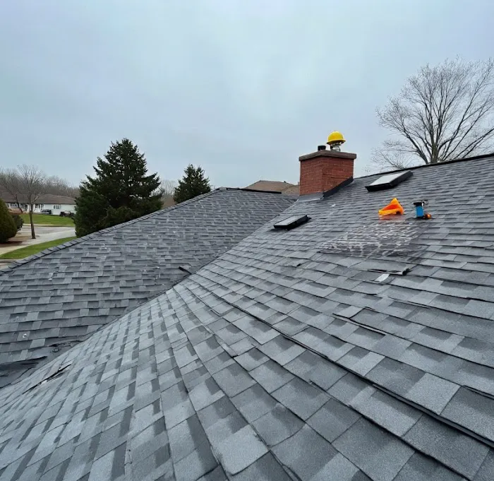 Roofers Crew Pasadena & Alta Picture 2
