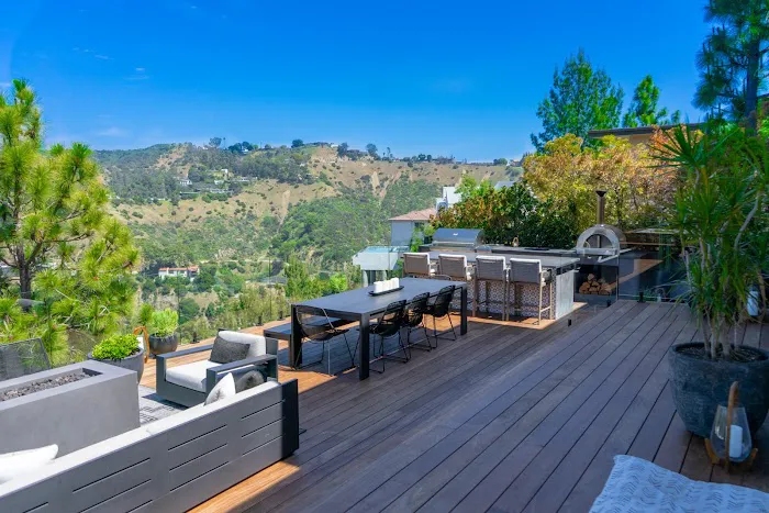 MG Construction & Decks Picture 8