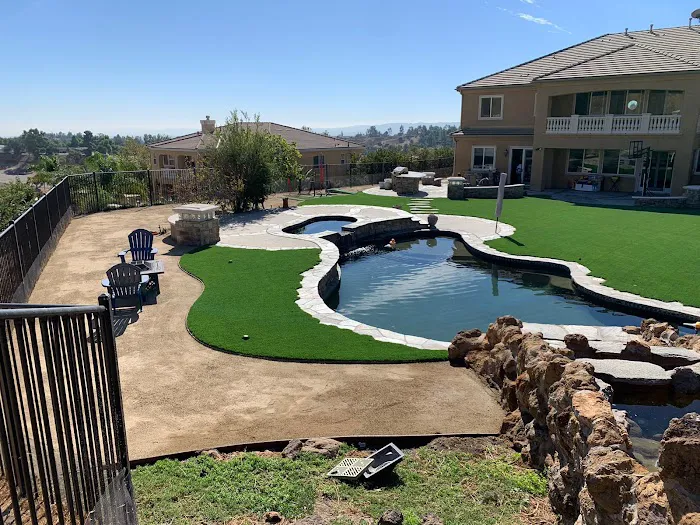 Solid Green Construction Picture 9