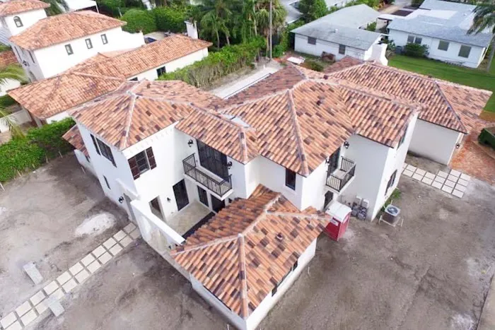 ZATARAIN ROOFING REAPIR AND INSTALLATION Picture 1