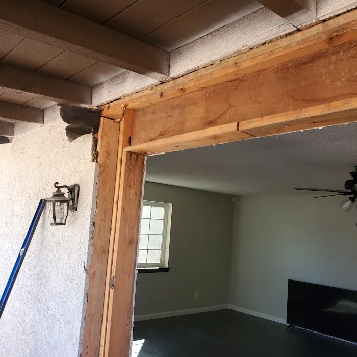 PROMINENT DOORS AND WINDOWS Picture 6