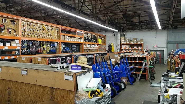 CONTRACTORS' WAREHOUSE Picture 4