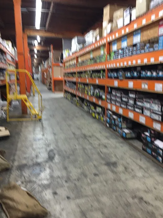 CONTRACTORS' WAREHOUSE Picture 6