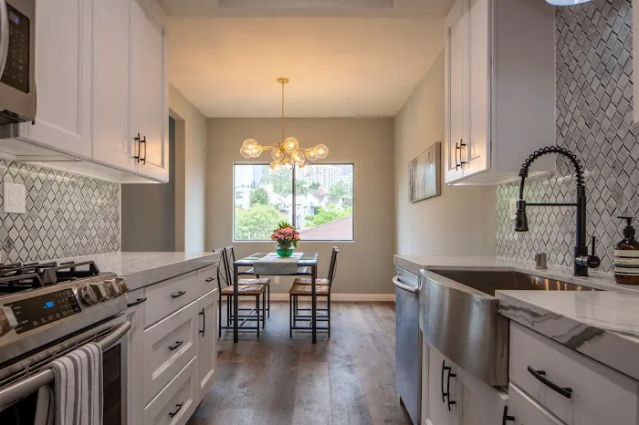 Ivy Builders Remodeling, Kitchen & Bathroom Remodeling Picture 2