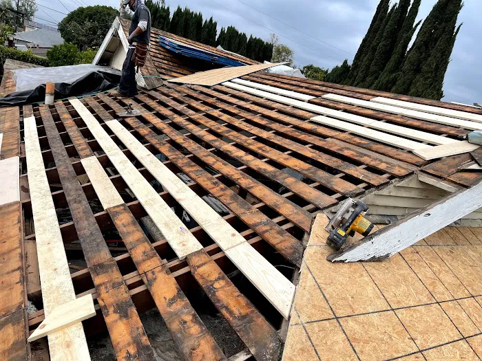 H roof repair Picture 4