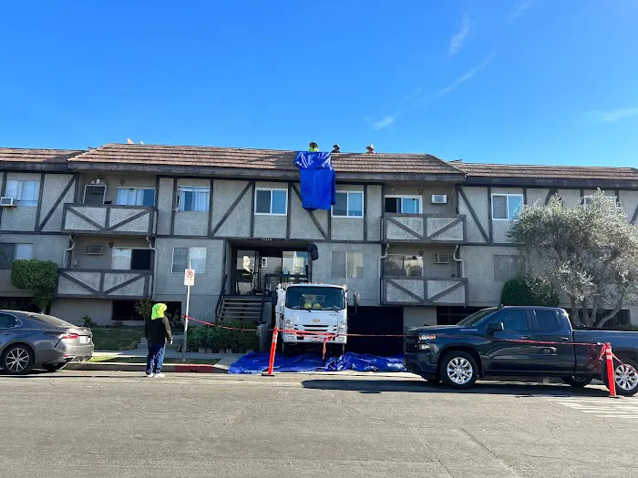 STR8 ABOVE ROOFING Picture 1