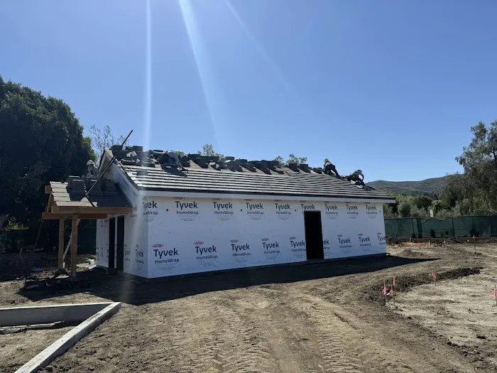 Luis Mendoza Roofing Picture 5