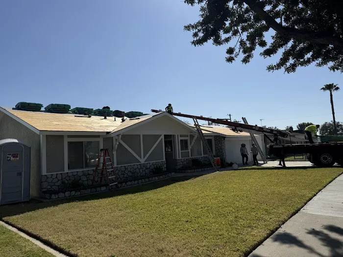 Luis Mendoza Roofing Picture 10