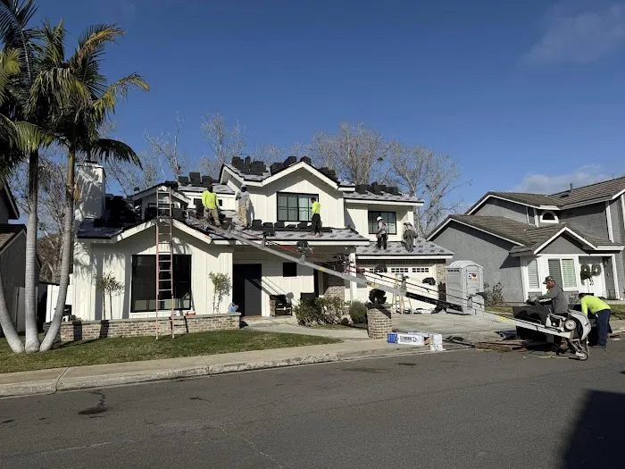 Luis Mendoza Roofing Picture 9