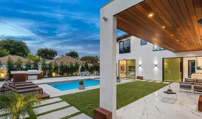 House R Us Picture 2