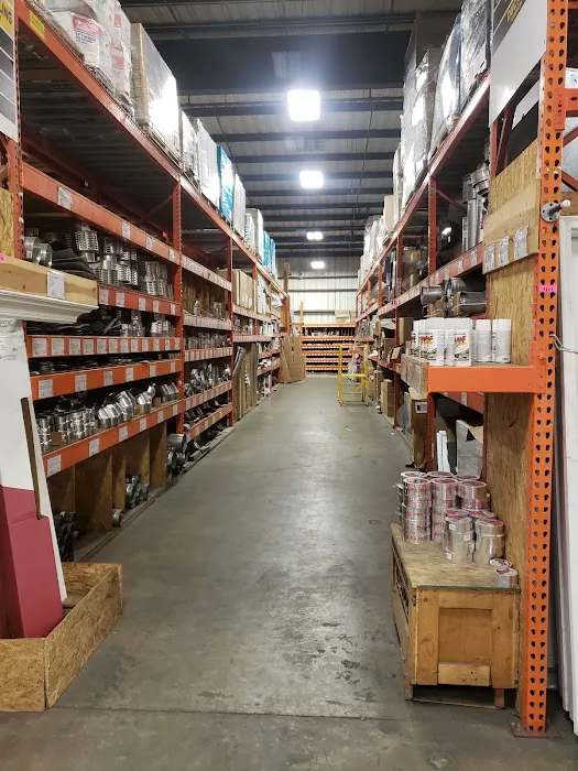 CONTRACTORS' WAREHOUSE Picture 1