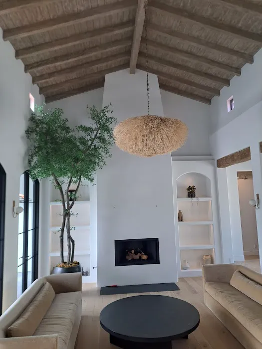 Modern and detailed painting Picture 2