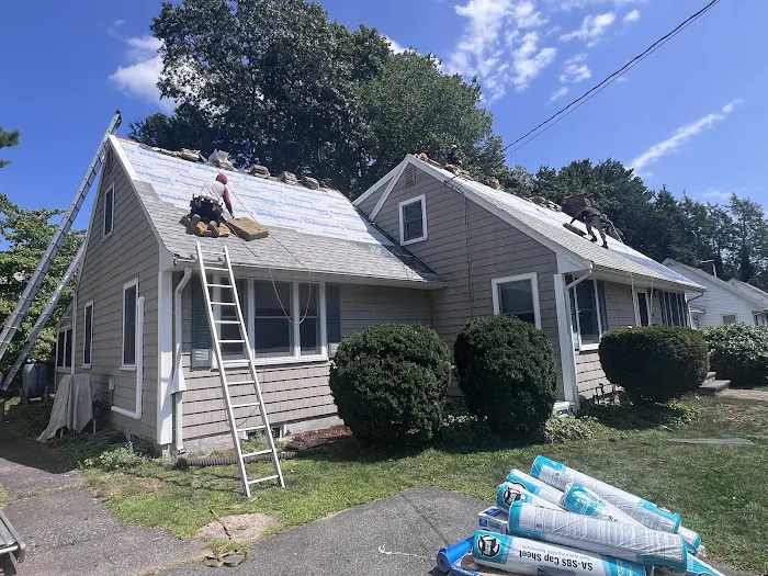 Robert Roofing and Gutters, Inc. Picture 2
