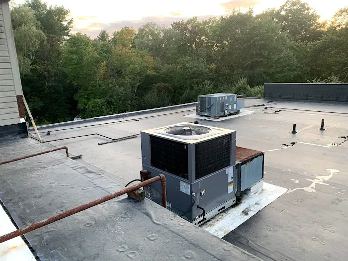 Robert Roofing and Gutters, Inc. Picture 6
