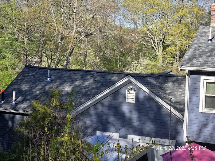 Leland Siding, Roofing & Windows Picture 4