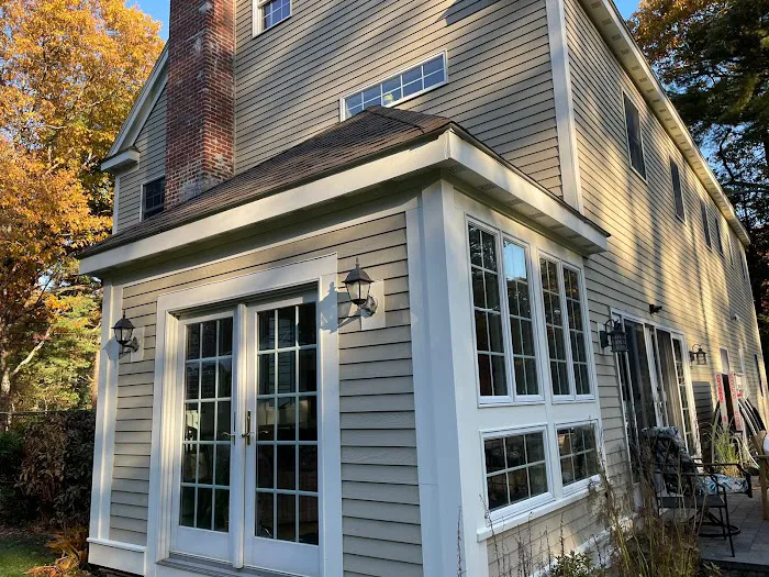 UNIVERSE GUTTERS INC. Picture 6