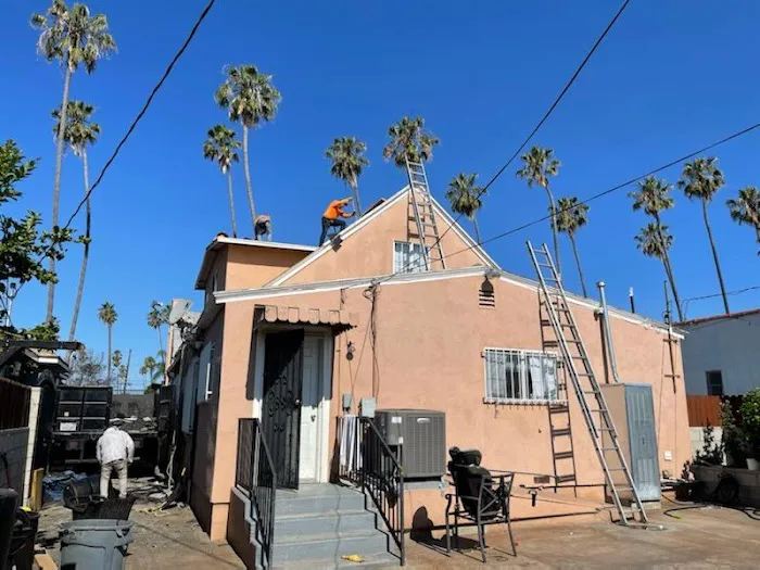 LA Builders & Roofing Specialists Picture 1