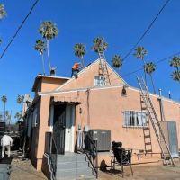 LA Builders & Roofing Specialists ico