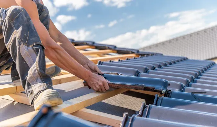 Gold Star Roofing & Exteriors Picture 1
