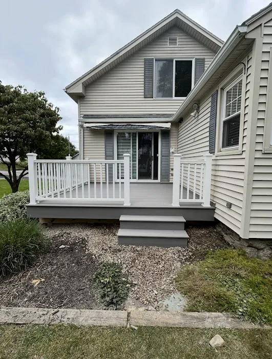 Empire Decks And Siding LLC Picture 5