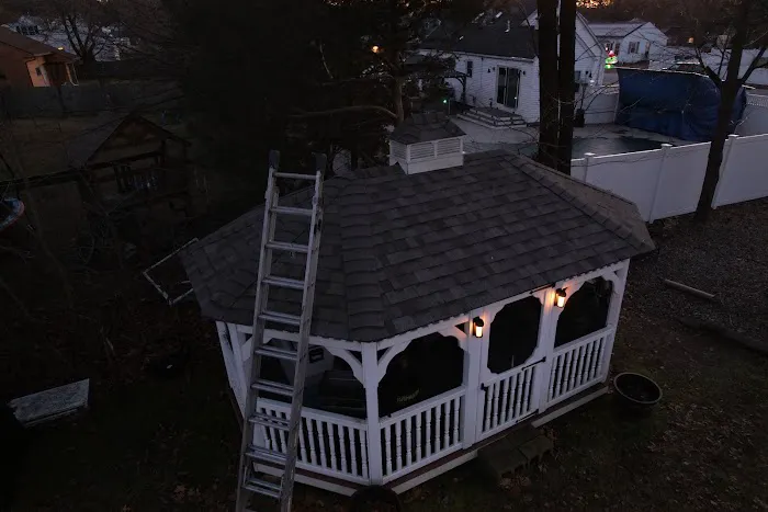 Manny's Roofing Picture 4