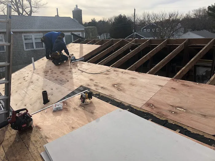 Munroe Roofing & Construction Picture 8
