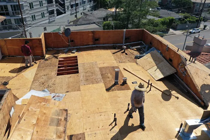 Shylee’s Sherman Oaks Roofing Picture 1