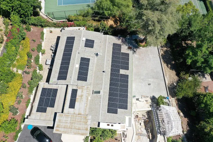 Shylee’s Sherman Oaks Roofing Picture 2