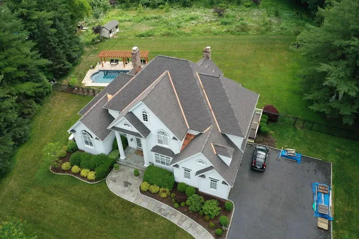 Lecla Home Improvements & Roofing, Inc. Picture 1