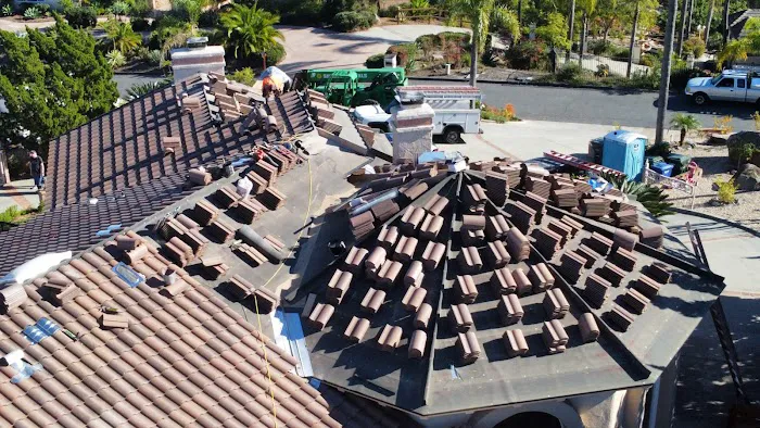Santa Fe Roofing & Rain Gutters Picture 1
