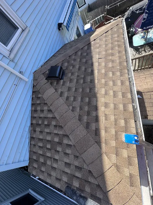 JMR Roofing Contracting Picture 1