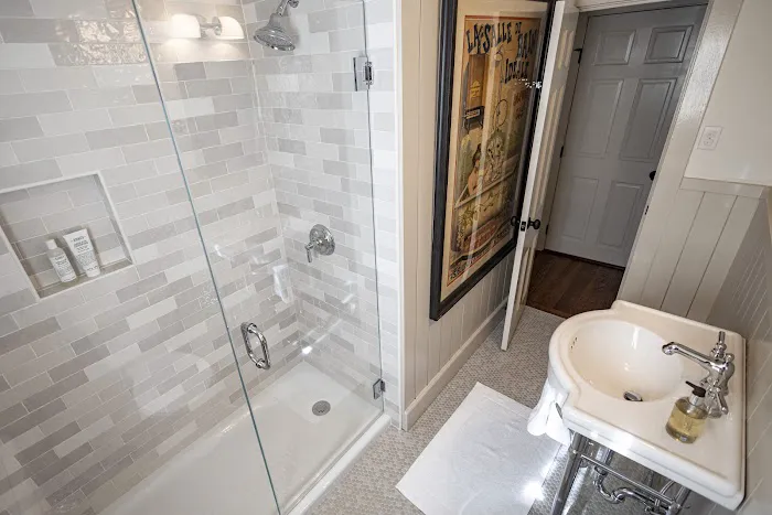 Remodeling Right Picture 7